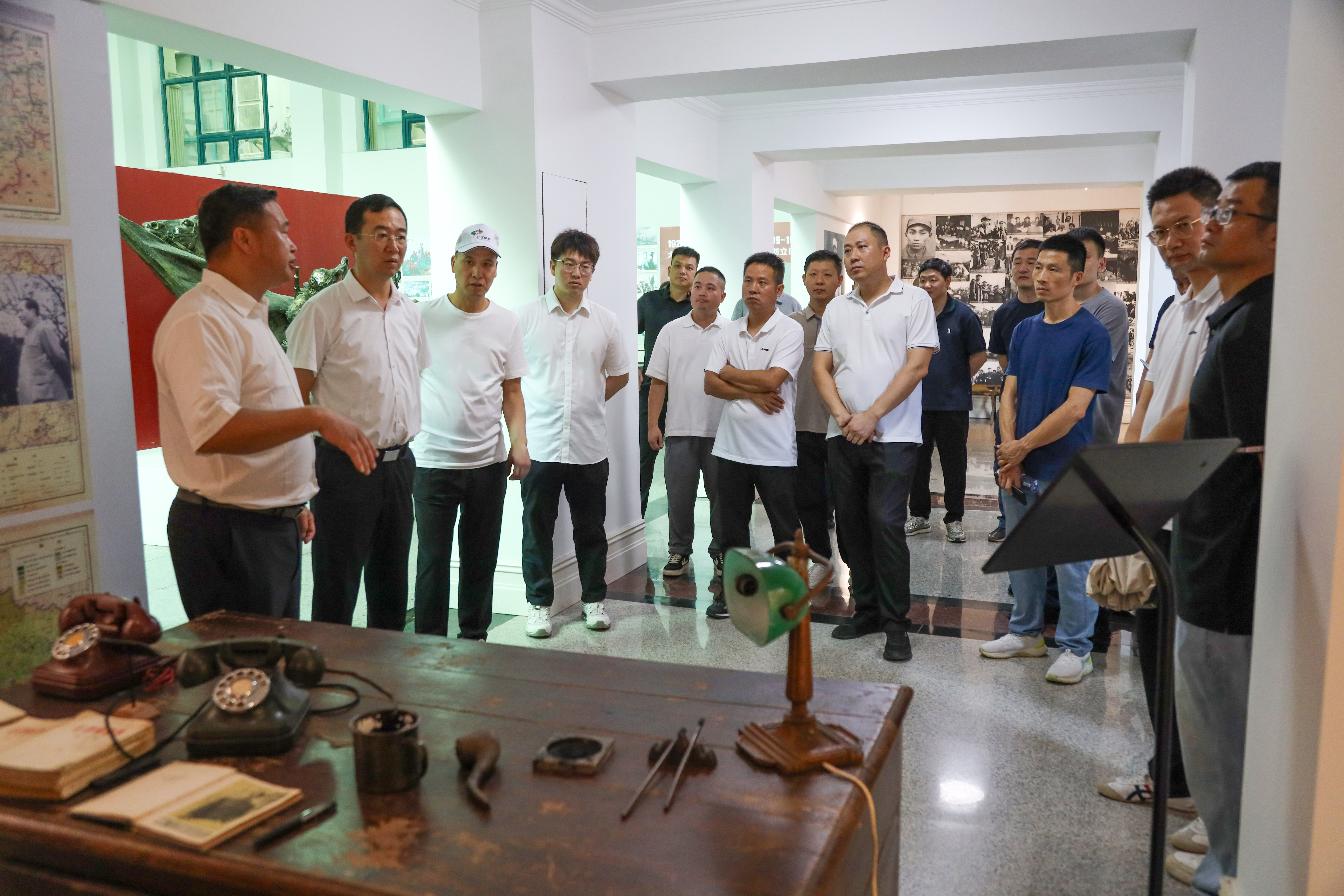 EOSR8017.jpg EOSR8017.jpg